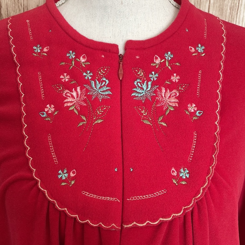 Lorraine Vintage Crimson Nightgown Bright Red w/Embroidery Floral Detailed Front - Picture 3 of 9